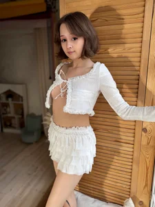 Mary_uw Charm by the window Pic 3