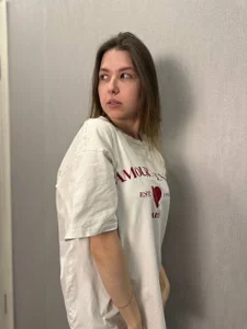 HildaMaise Public Pic 2