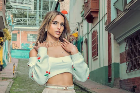 EmmyCortez: Tell me which one is your favorite!🌞🔥 ( 5 фото)