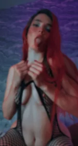 KATALINA_PARKERのFeeling horny🔥の枚の写真