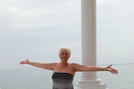 LovelyHelena sea. vacation Pic 9