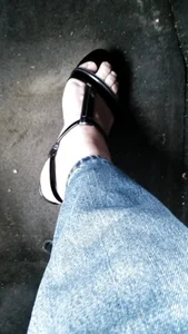 bigwurn: in heels ( 2 фото)