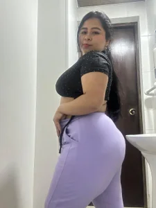 AriaMoonnn CURVY 🥵🔥  2টি ছবি