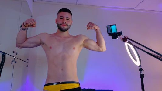 AndyKnoxx kullanıcısının IN YELLOWW !!! albümü -  4 fotoğraf