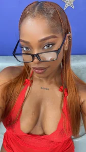 ShantalGomes Your nerdy girl is here🤓 사진