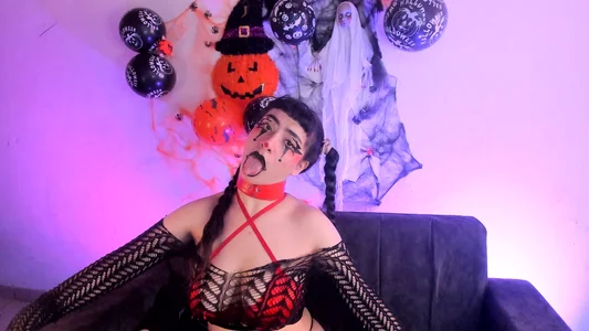 kitty__chs helloween টি ছবি