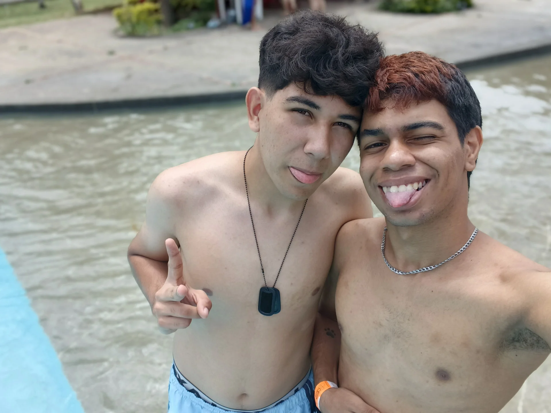 peakk_twiinns Pool Day зображення 2