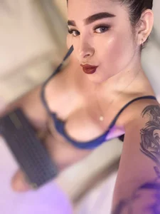 Amy_ruizz: Sweet, submissive, and so provocative… will you make me yours today? 👅💙🍒🙈 ( фото)