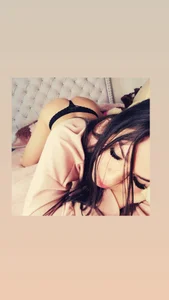 Ariana_f Public  4. fénykép