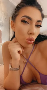 ViviRuth Selfies Pic 5