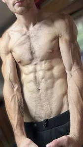 Aarondeweese27 Public Immagine  3