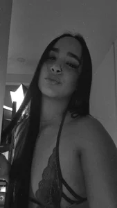 kathy_bakerr Black my favorite color Foto 2