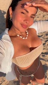 DeniseFord In the beach Foto 2