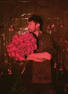 LatinMilk_ ROSAS Gambar