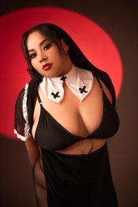 ThaliaBrookss_ sexy saint girl Immagine  9