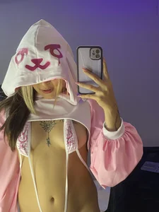 elodie_walker Rabbit 🥕🐰✨🌸 Bilde 6