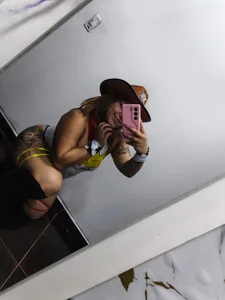lorena_thopms Yessi, the hottest Cowgirl in the West 🤠 Foto 3