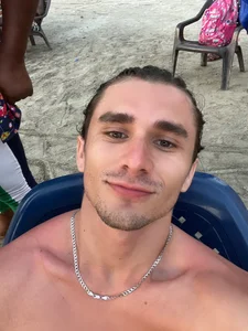 Look Me ☘️ de AXEL_OWEN Foto 2