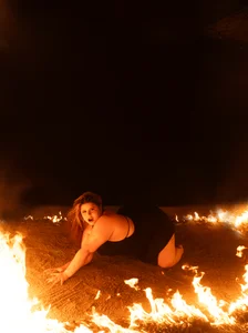 EYMI_TOMSOM Eymi on Fire🔥💥 Foto