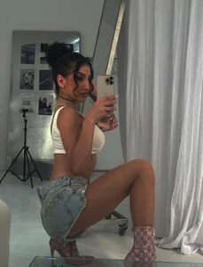 Yailin-Arg Public Pic 9