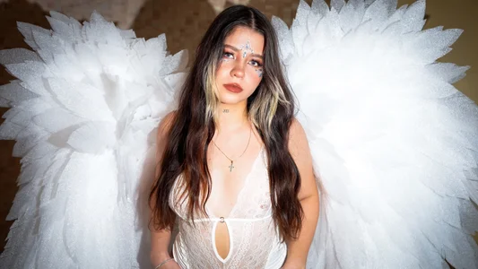 Angel ✨🪽 de samanthaa_sm  9 Imagens