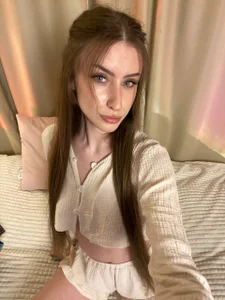 EllieRough Charming u Bilde 2