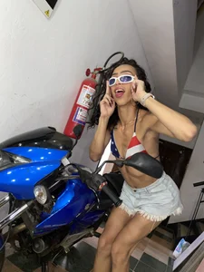 MiissbluntMotomami Bild