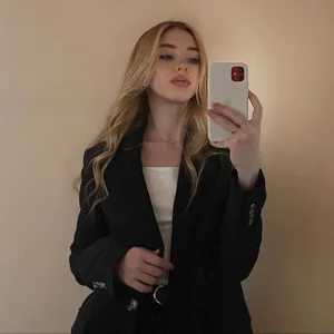 LilyBIoom Public Pic 2