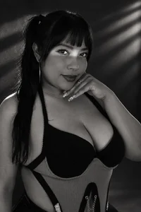 Susan_Diamond Monochrome Mood 🖤 Pic 4