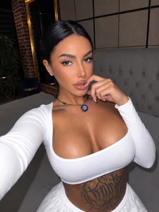 AishaaDevoe Public Gambar 8