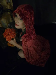 missateneaLittle Red Riding Hood. Halloween Nights图片 3