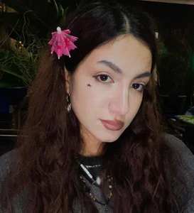 Mulan_Lo relax টি ছবি