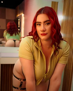 valt_ 💚Green💚 Pic 3