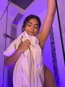 GiselOrtiz What if you drop my towel off and we take a shower together? Pic