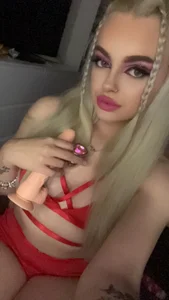 Annie_Louise Public Pic 8