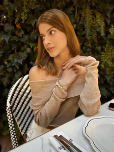 Nora_Vennucci One Date 🤎 Foto 3