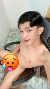 urasian_john18 Hi baby!🥵 Hình