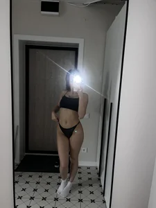 Eva_Collinss Public Pic 5