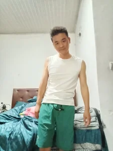 kisstoyousoon2024のsay hiの 3枚の写真