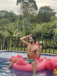 bobsexy08 kullanıcısının Willy albümü -  8 fotoğraf