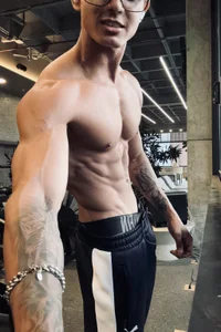 Paradise_boy__ training hot and a lot of discipline💪🏽🧘🏽‍♂️  5. fénykép