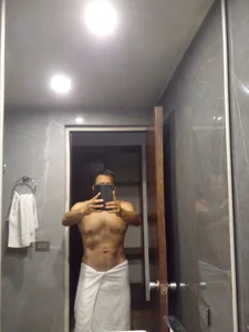 chicoguapo8 EN EL HOTEL DESPUES DE UN BAÑO Fotka