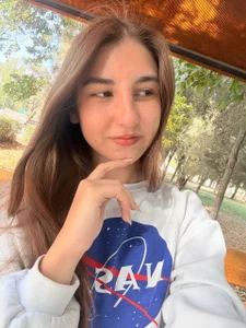 JackieWebb Just an autumn day, a bench, and my favorite sweatshirt 🍂✨ Foto 3