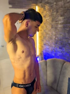 I shouldn’t be this tempting… but here I am 😏💦 od ianrice  2 snímek