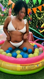 RACHELL__HOT dia de piscina Pic 3