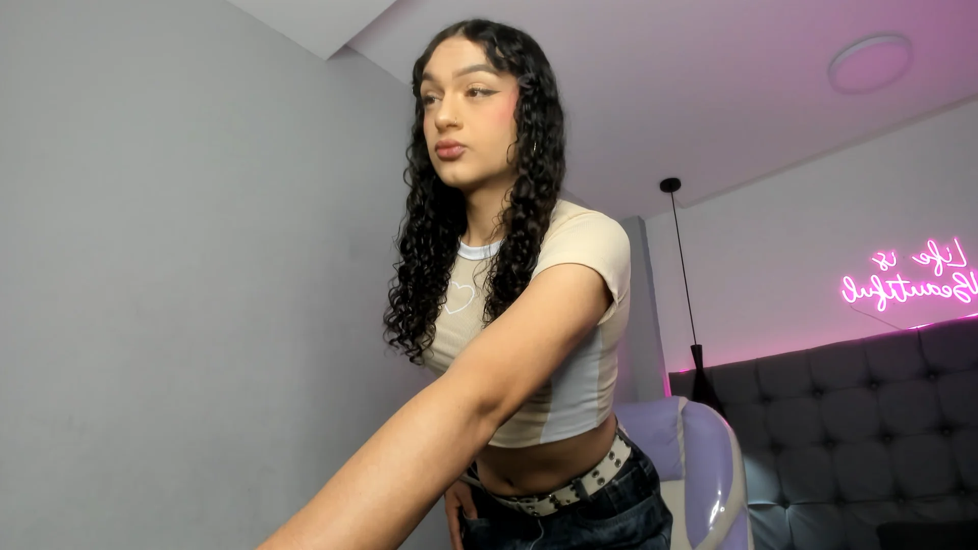 scarletcherry18 how are you today ready to be naughty Foto