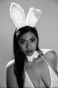 Ginnaa-Palmer Public Pic 5