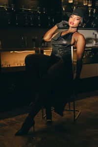 SavannahStorm «ℬ𝑒𝓉𝓌𝑒𝑒𝓃 𝒹𝓇𝒾𝓃𝓀𝓈 𝒶𝓃𝒹 𝓈𝒽𝒶𝒹𝑜𝓌𝓈» Immagine  2