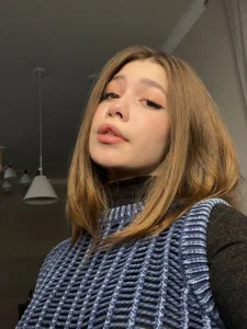 Mary_Robbins Public Pic 3