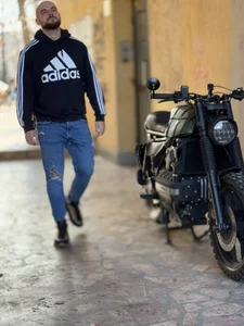 AdamJamesonnPublic图片 4